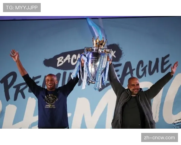 英超“足球遗产之旅”展览在曼彻斯特开幕,展出历届冠军奖牌 英超“足球遗产之旅”展览在曼彻斯特开幕,展出历届冠军奖牌