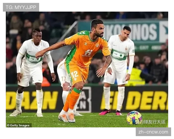 加的斯对阵埃尔切的保级大战,主队率先进球 加的斯对阵埃尔切的保级大战,主队率先进球